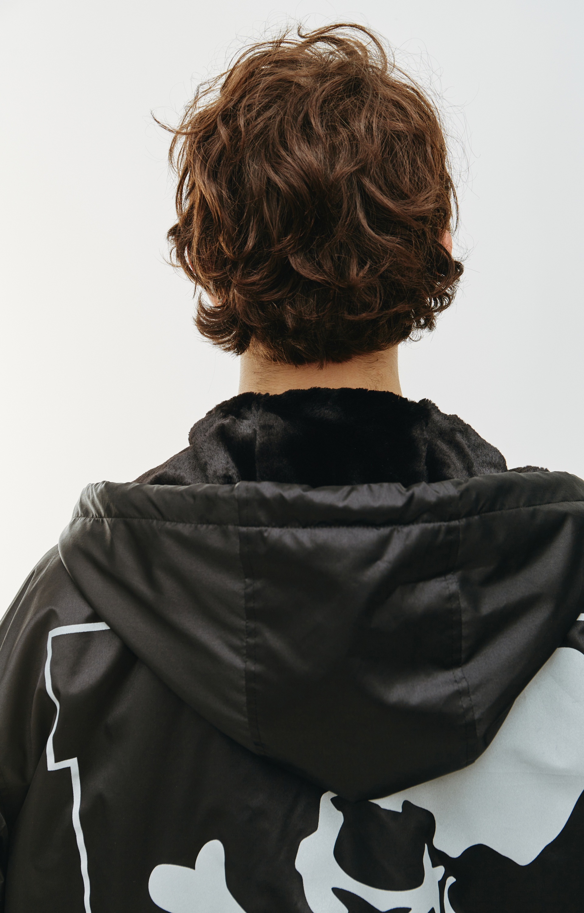 Mastermind WORLD Черная куртка с меховым капюшоном