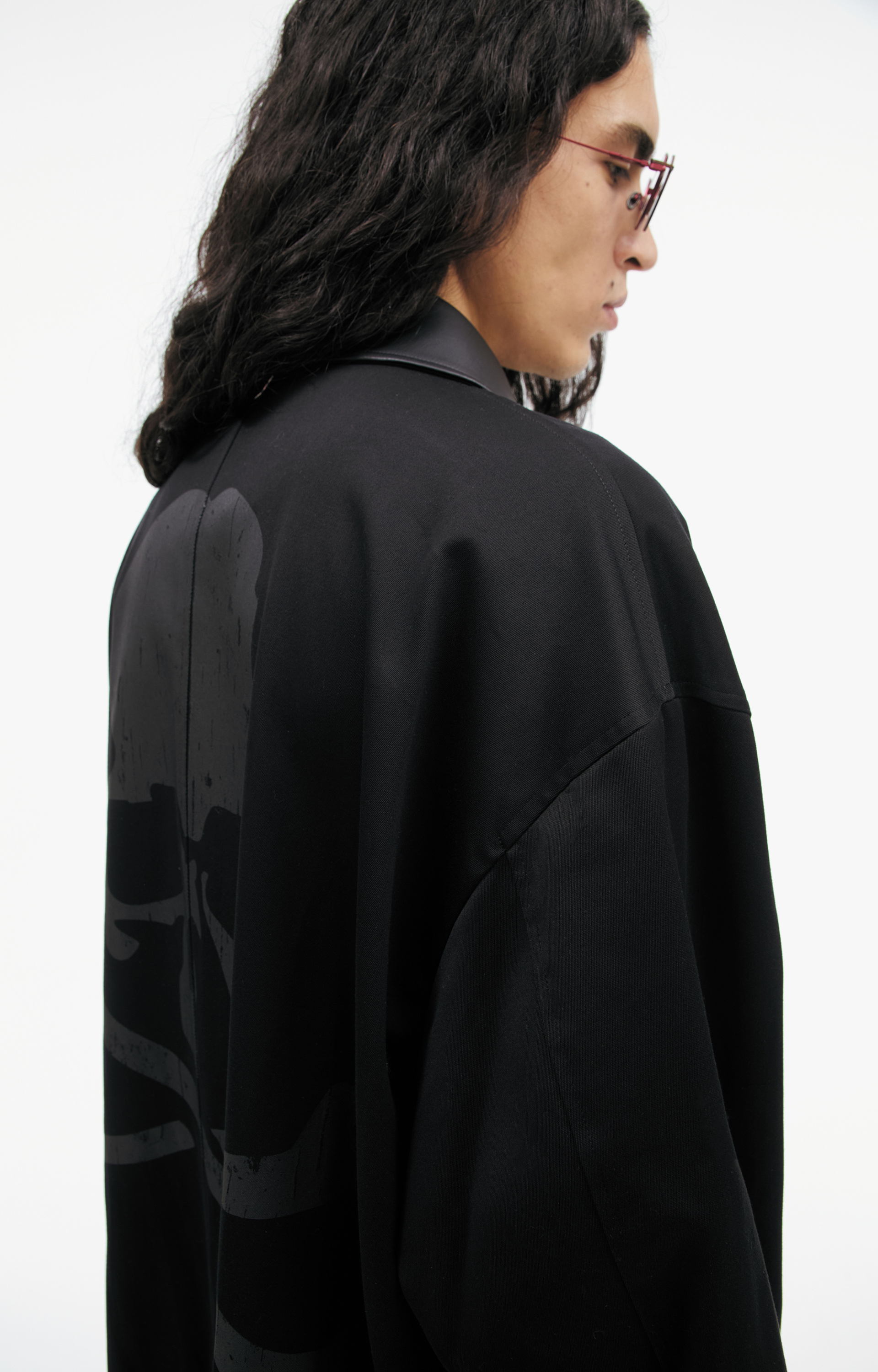 Mastermind WORLD Черное пальто с логотипом