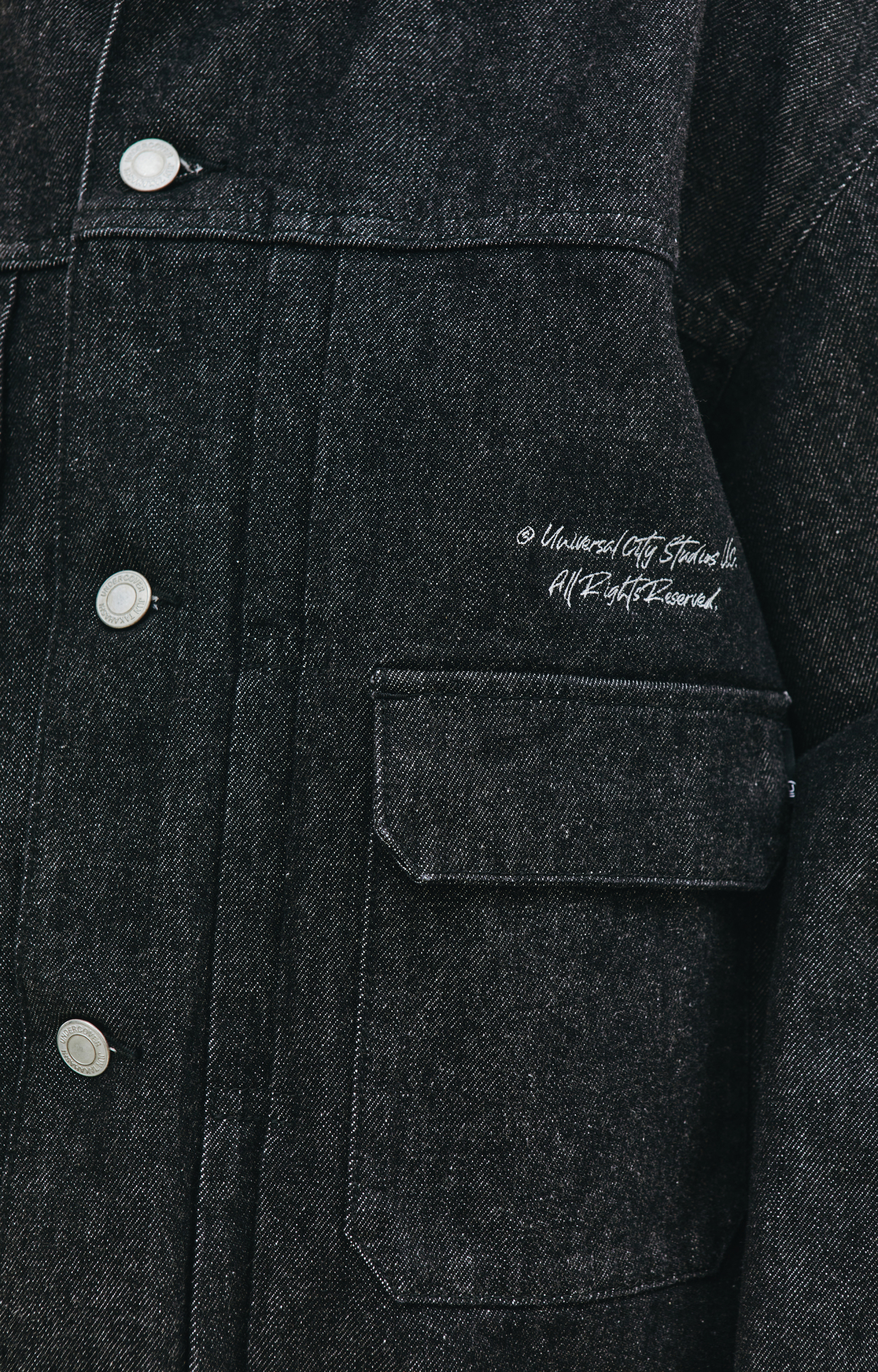 Undercover Джинсовая куртка с принтом