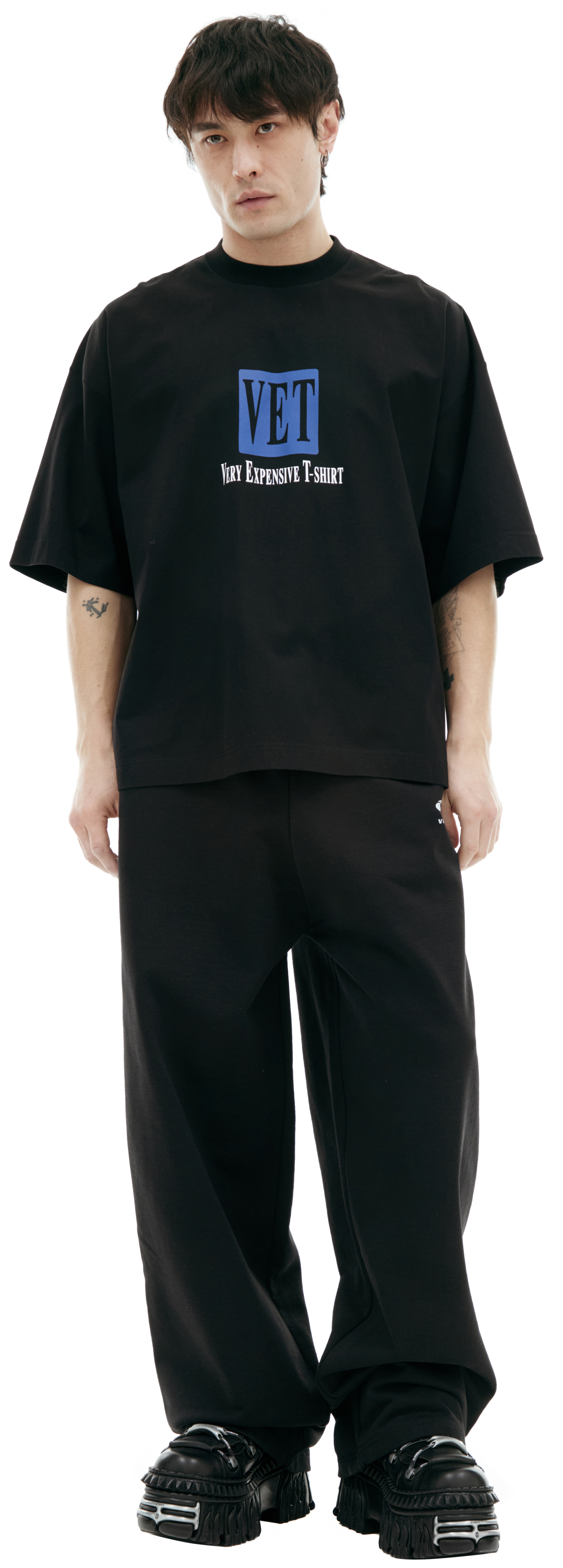 VETEMENTS Футболка \'Very Expensive\'