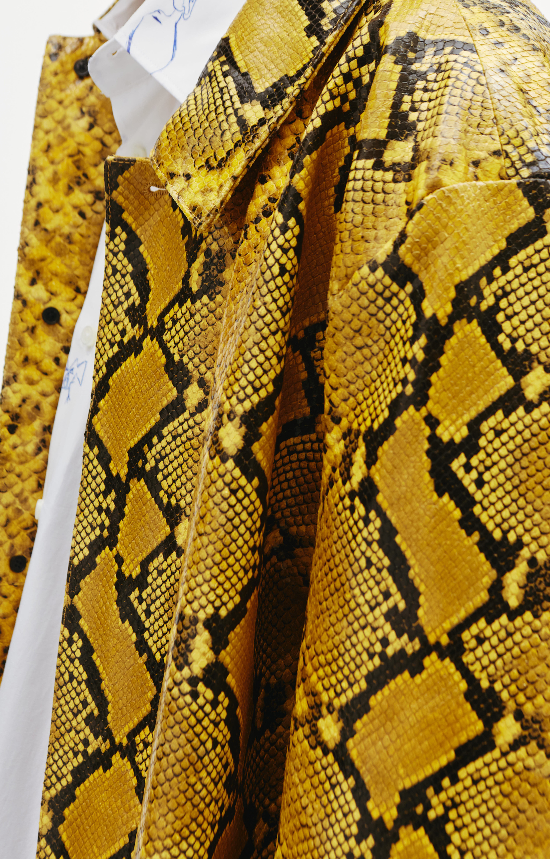 VETEMENTS Пальто с эффектом змеиной кожи