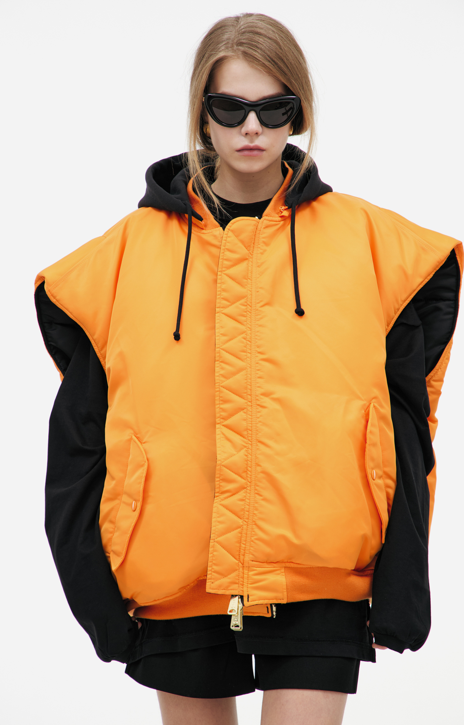 VETEMENTS Двусторонний жилет-бомбер с капюшоном