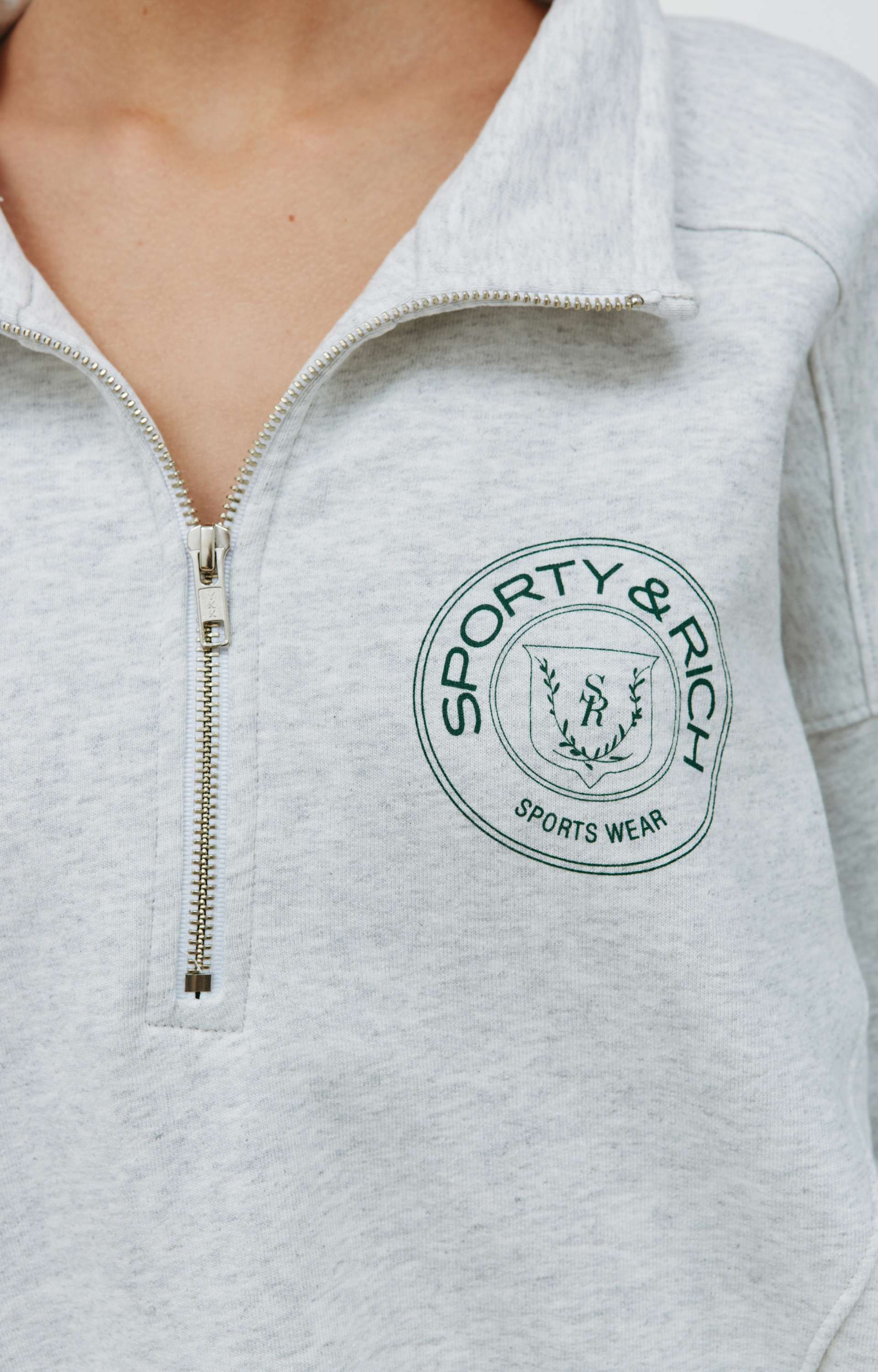 SPORTY & RICH Свитшот Connecticut Crest на молнии