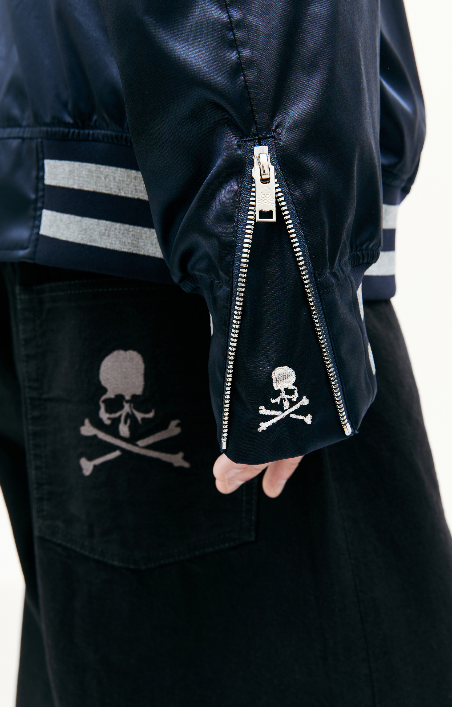 Mastermind WORLD Бомбер с вышивкой логотипа