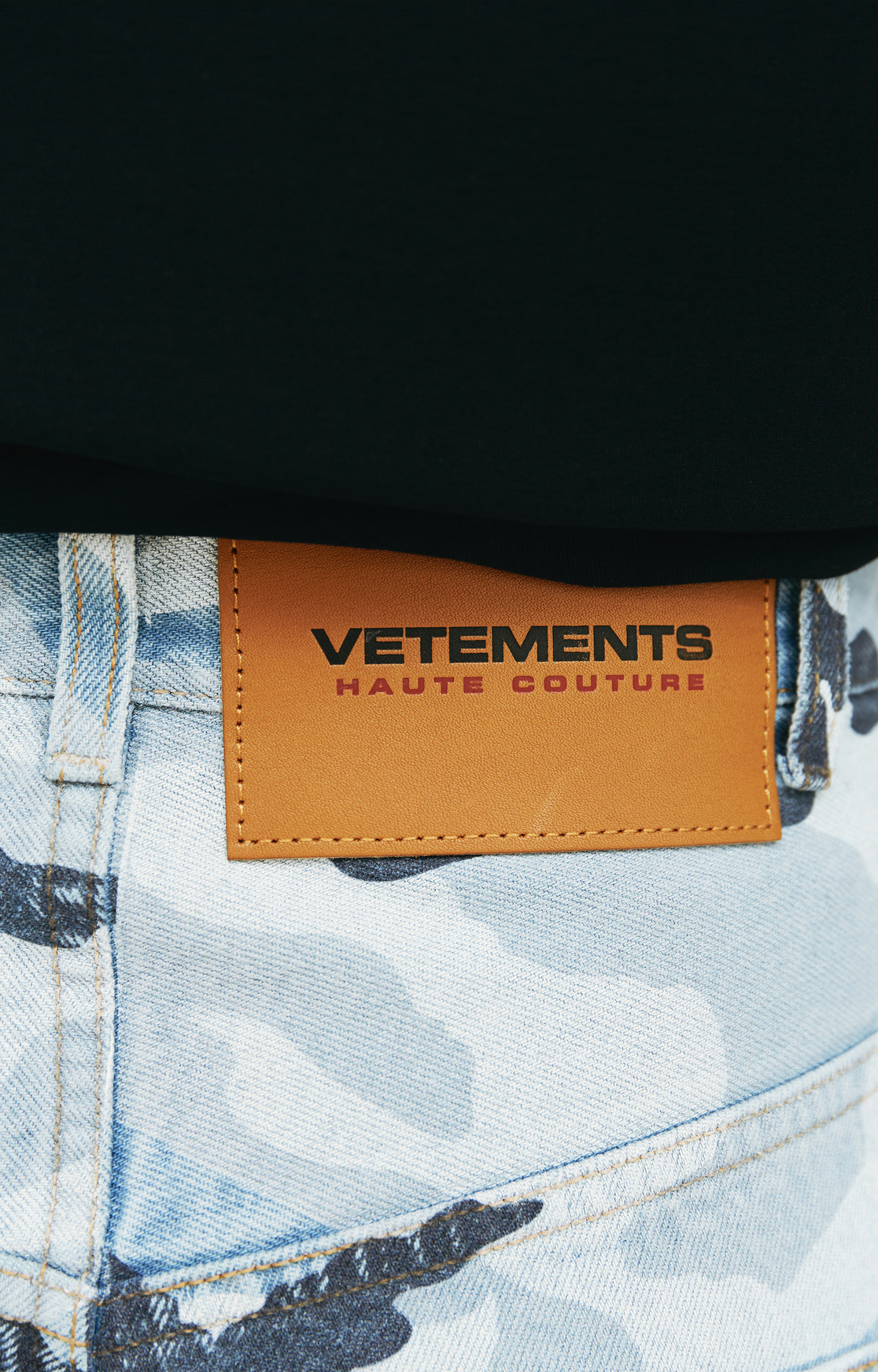 VETEMENTS Широкие камуфляж джинсы