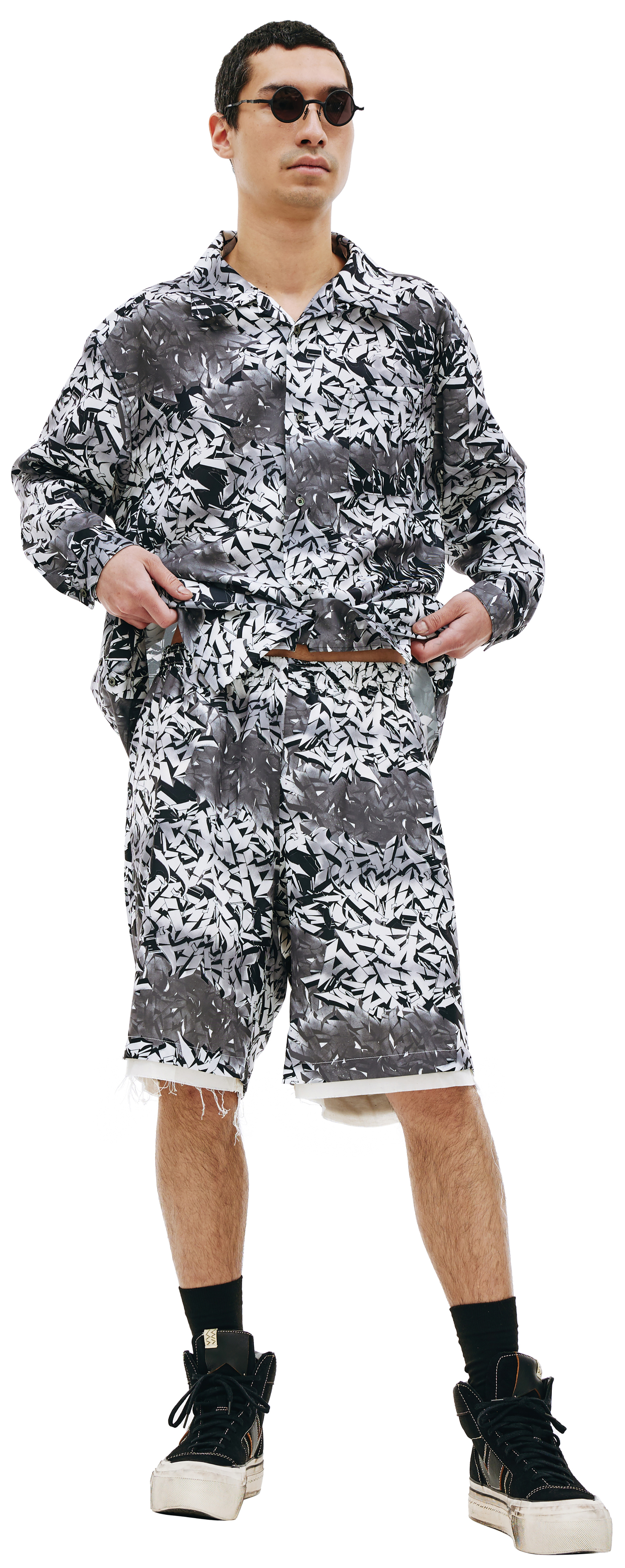 Children of the discordance Шорты с монопринтом граффити