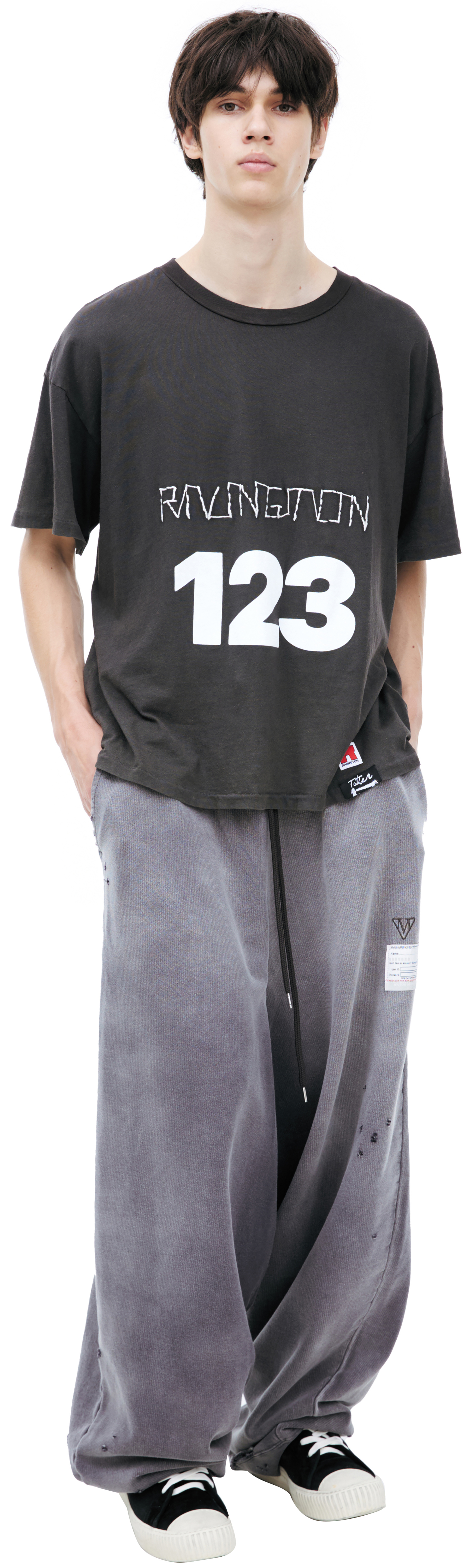 RRR123 Черная футболка с принтом