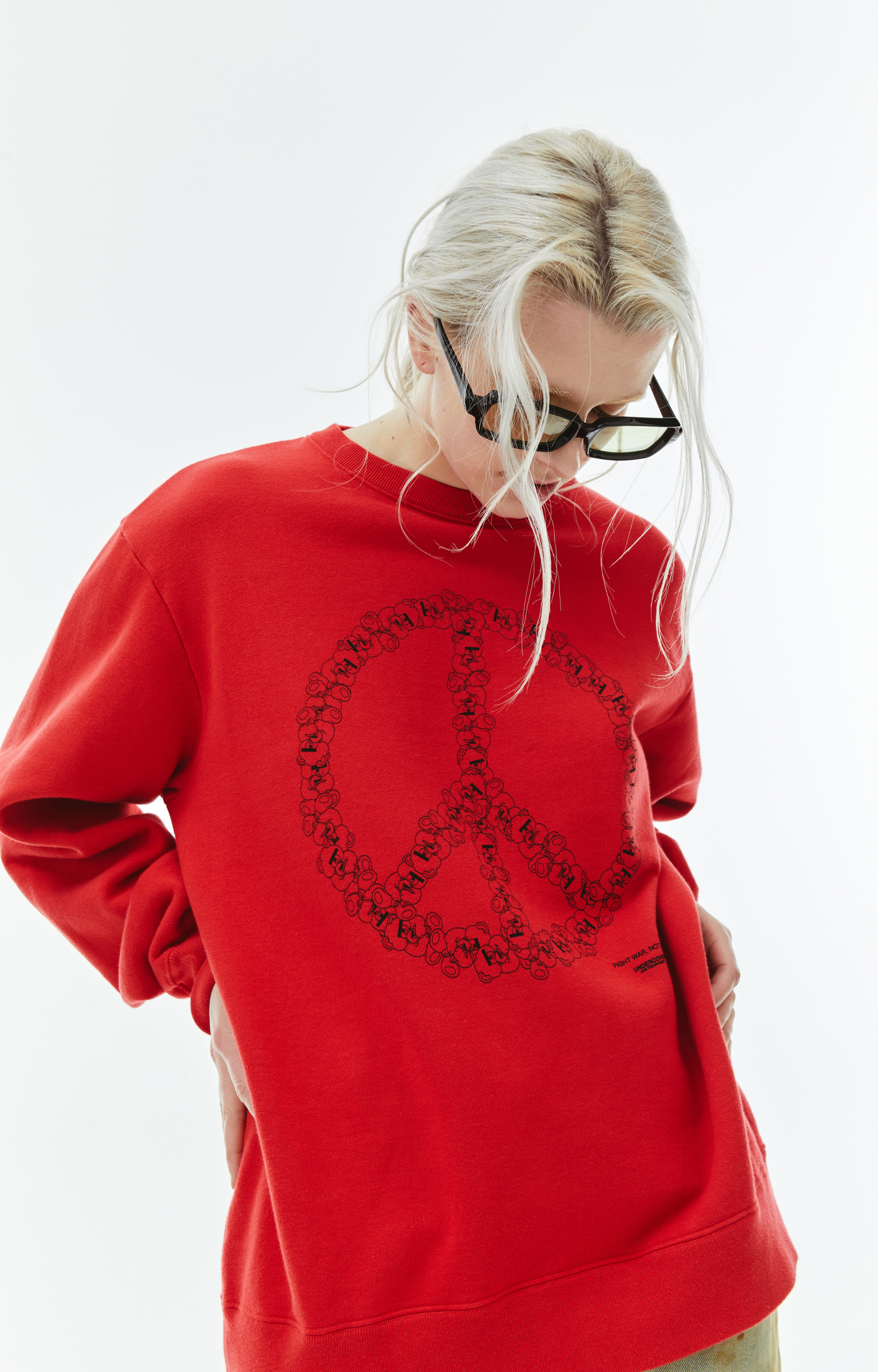 Undercover Красный свитшот Fight War