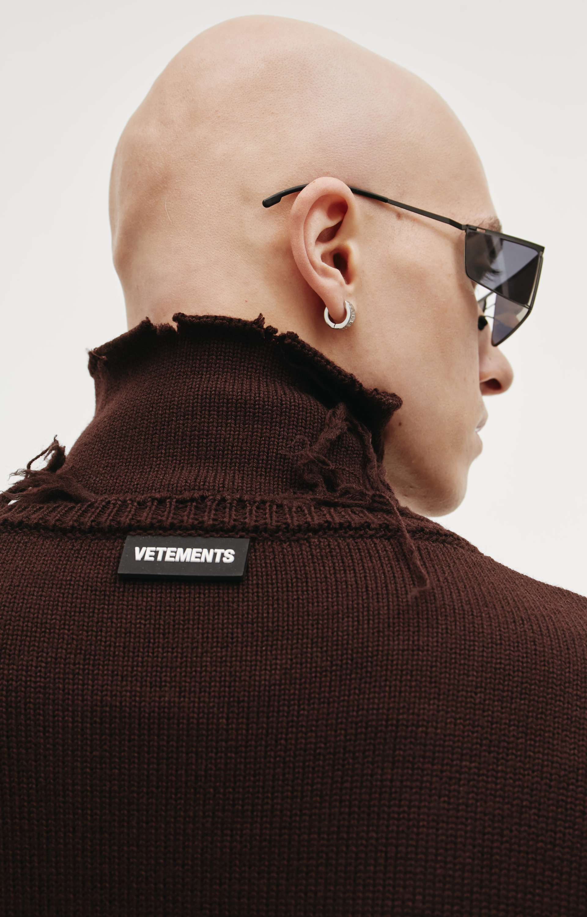 VETEMENTS Рваный свитер из шерсти