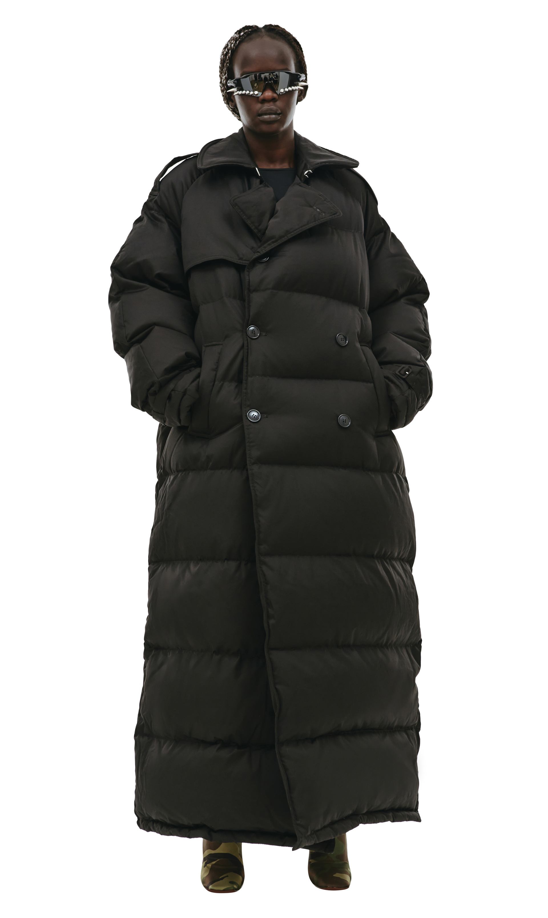 VETEMENTS Длинный пуховик с поясом