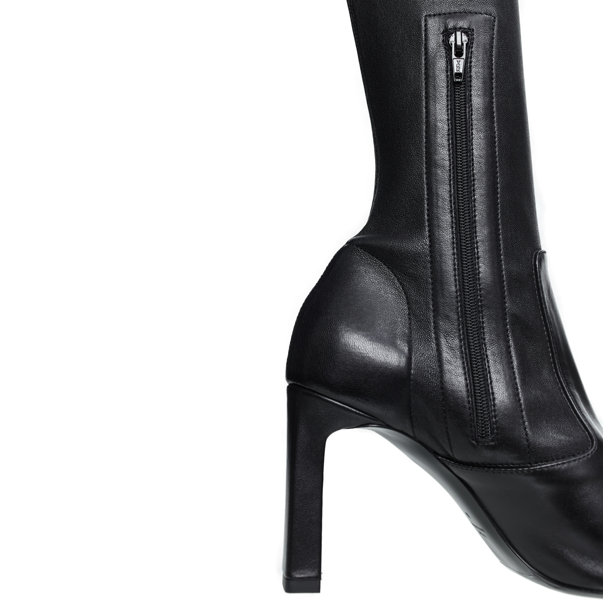 TOTEME Кожаные сапоги на каблуке