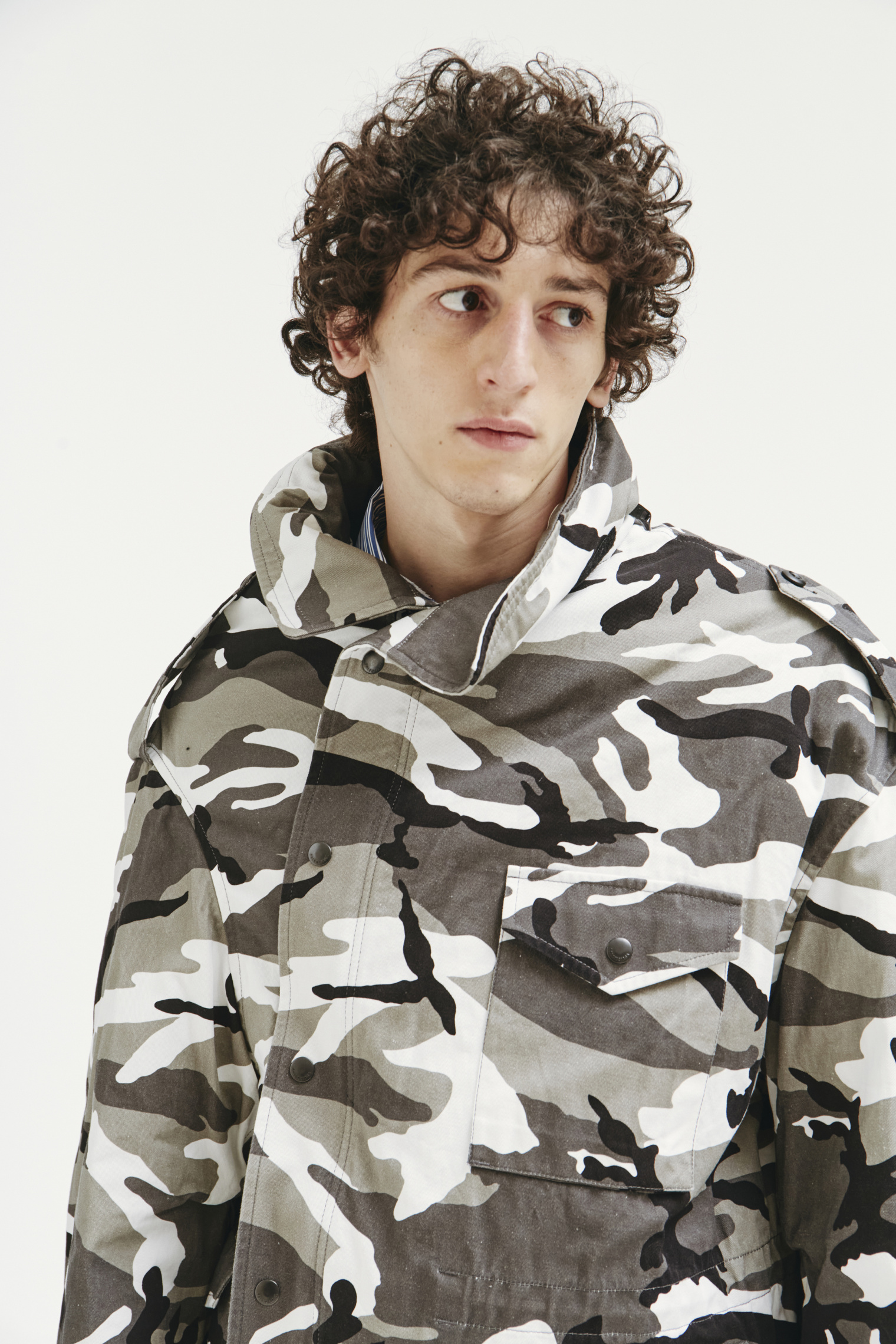 Balenciaga Оверсайз парка с камуфляжным принтом