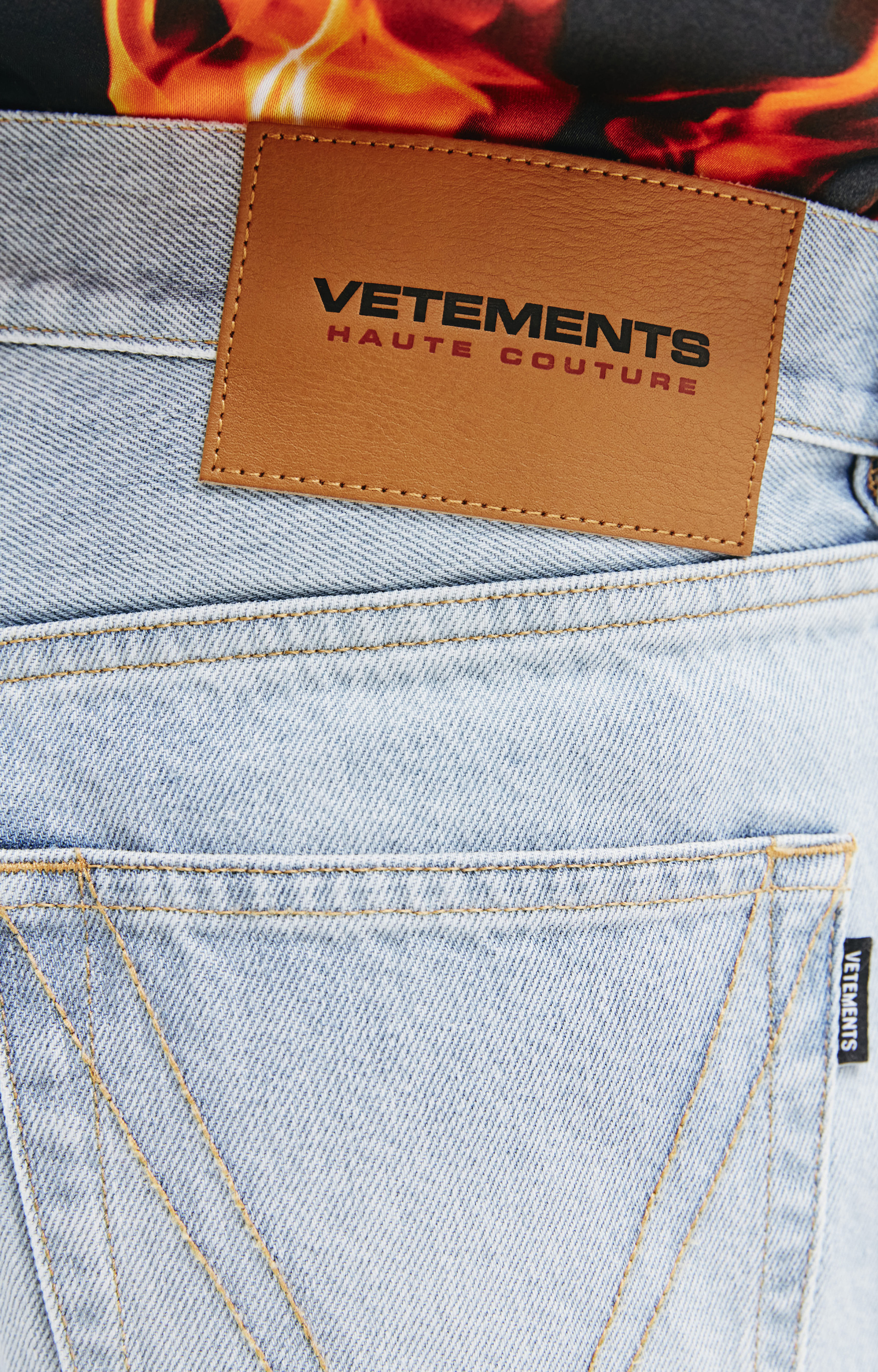 VETEMENTS джинсы с застиранным эффектом