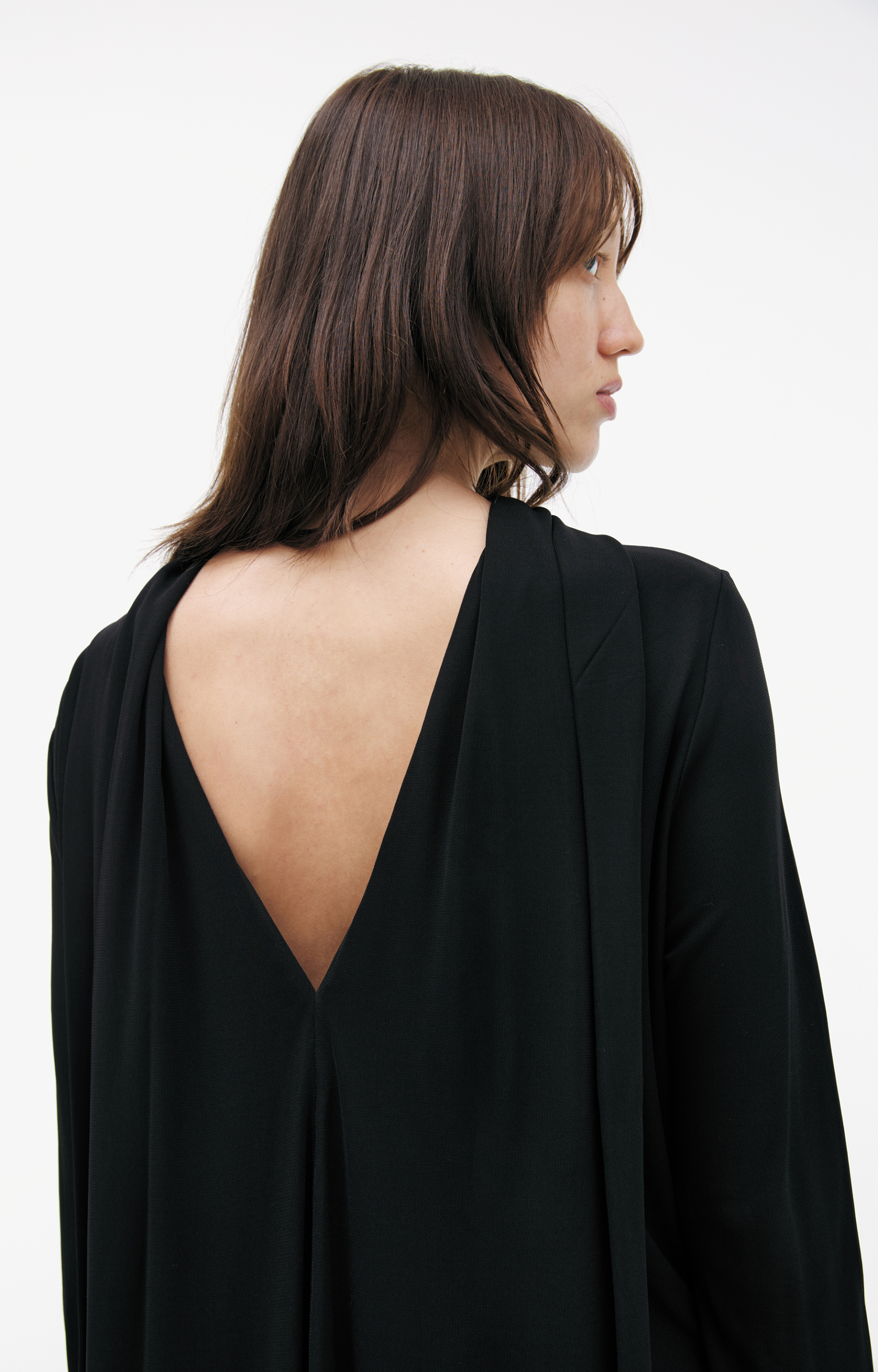 TOTEME Черное платье с вырезом