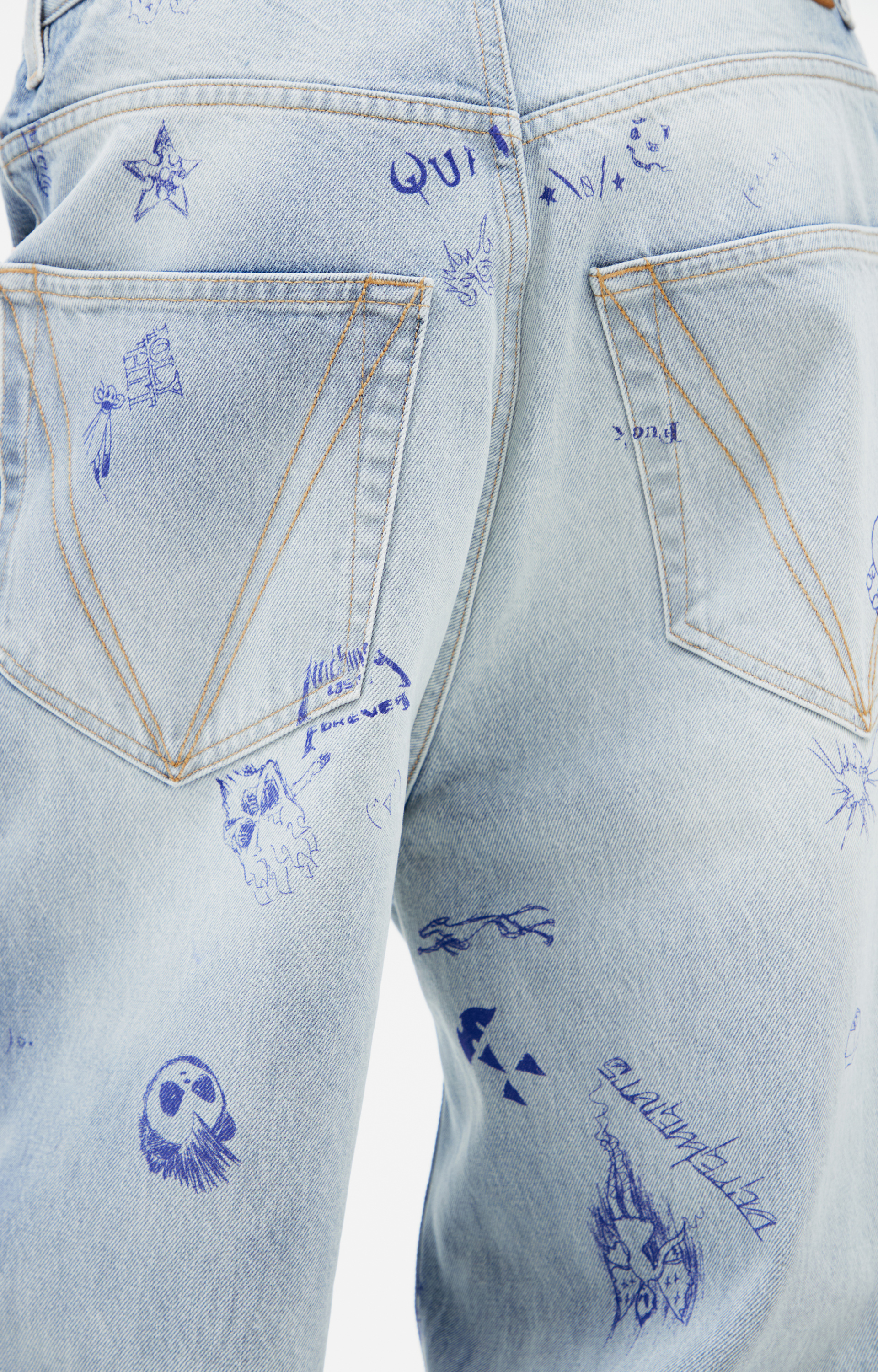 VETEMENTS Джинсы с принтами-рисунками