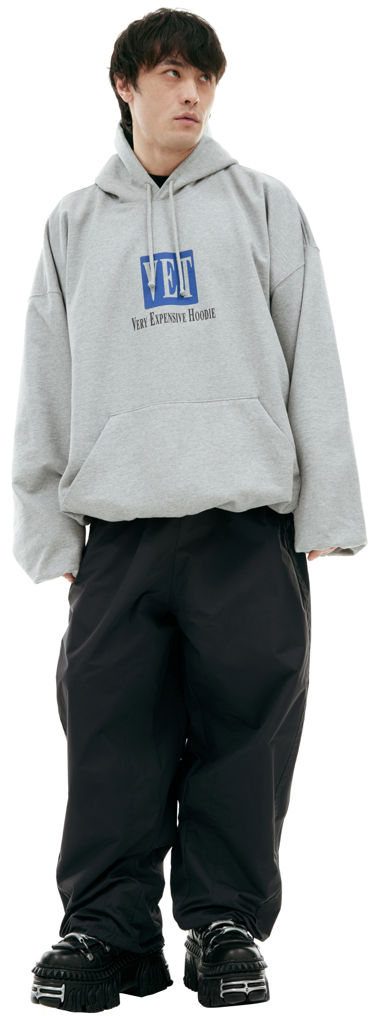 VETEMENTS Серое худи с принтом