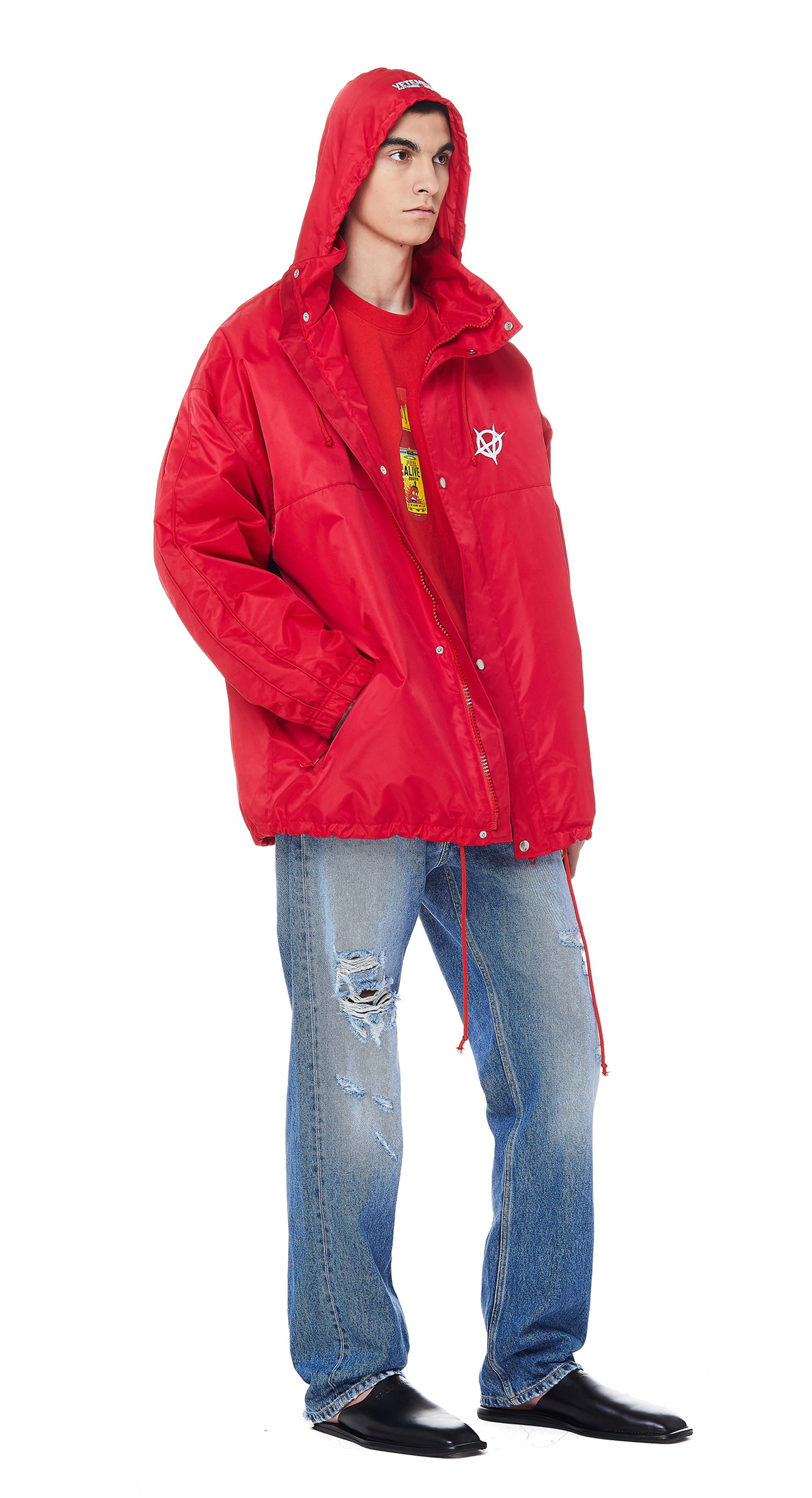 VETEMENTS Красная ветровка с вышивкой Anarchy