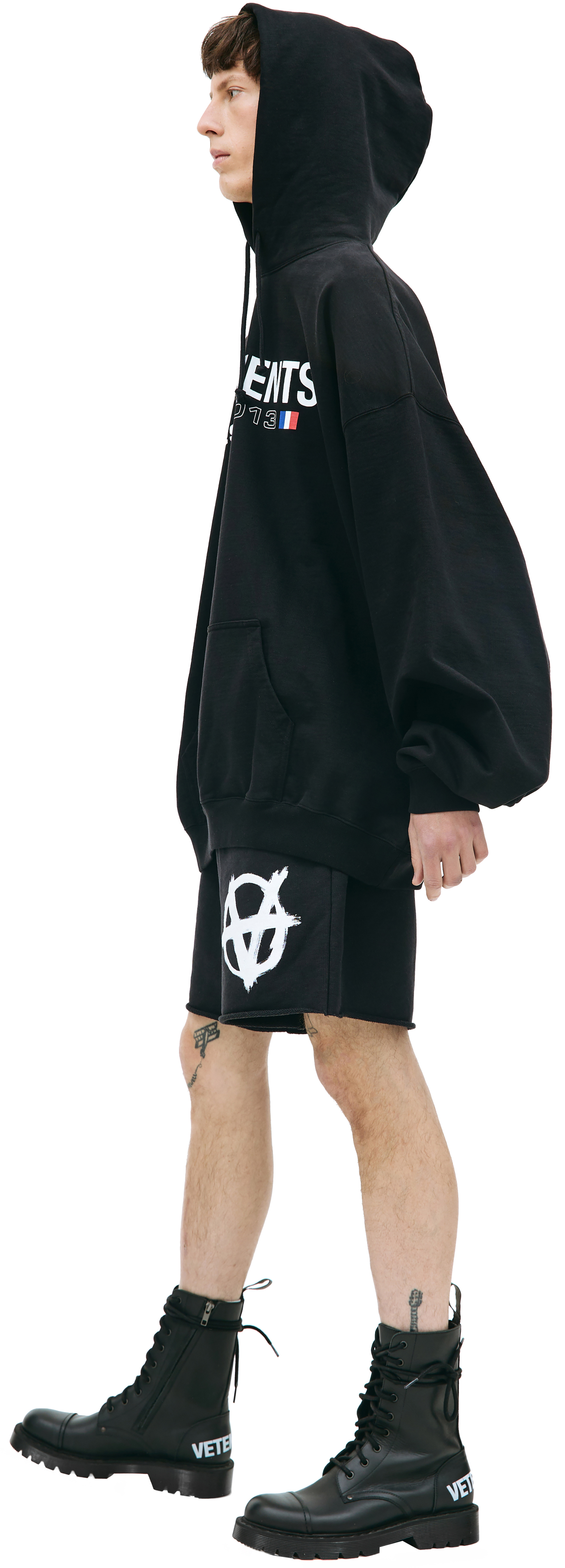 VETEMENTS Оверсайз худи с принтом