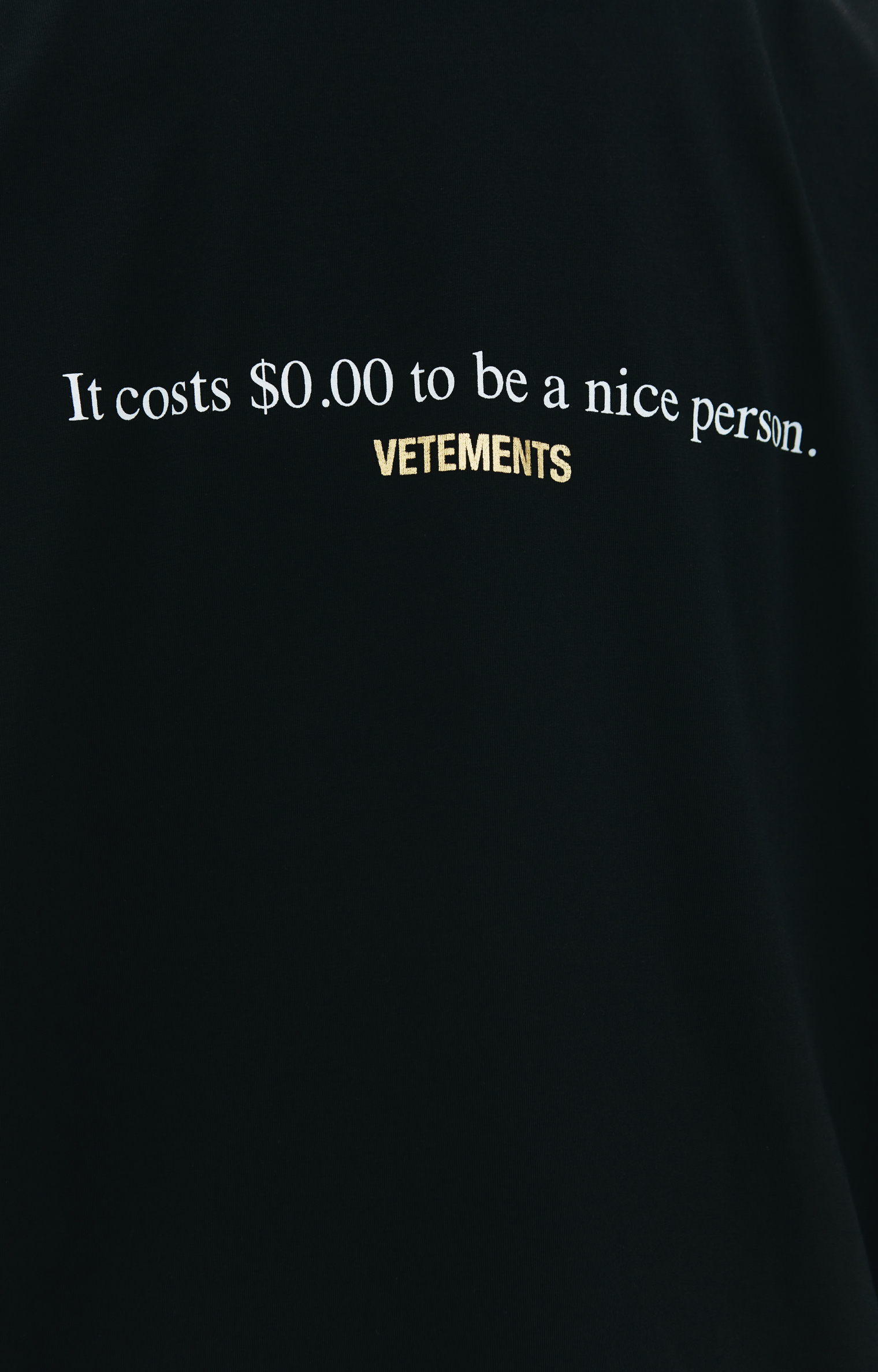 VETEMENTS Черная футболка с принтом
