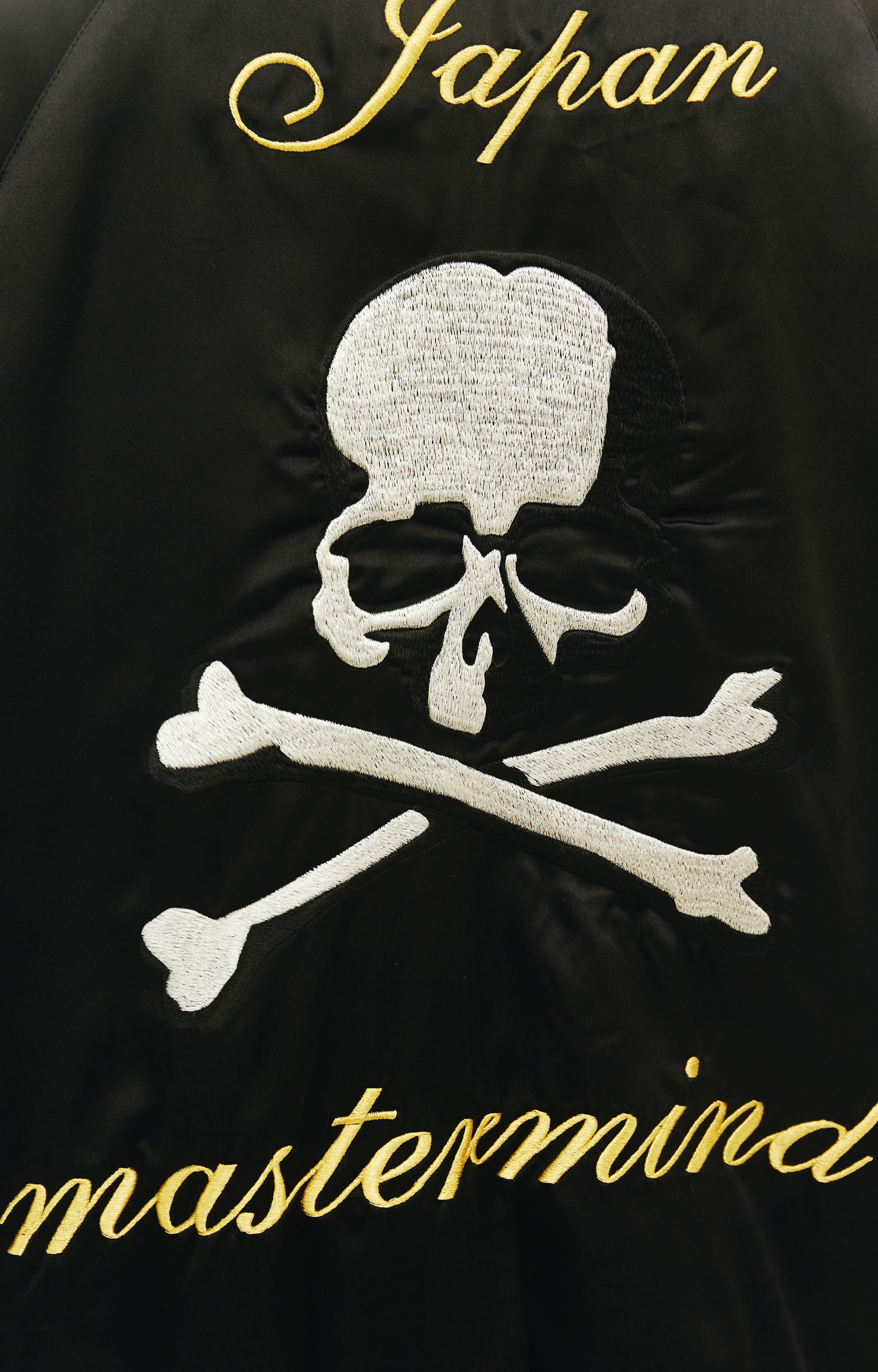 Mastermind WORLD Шелковый бомбер с вышивкой