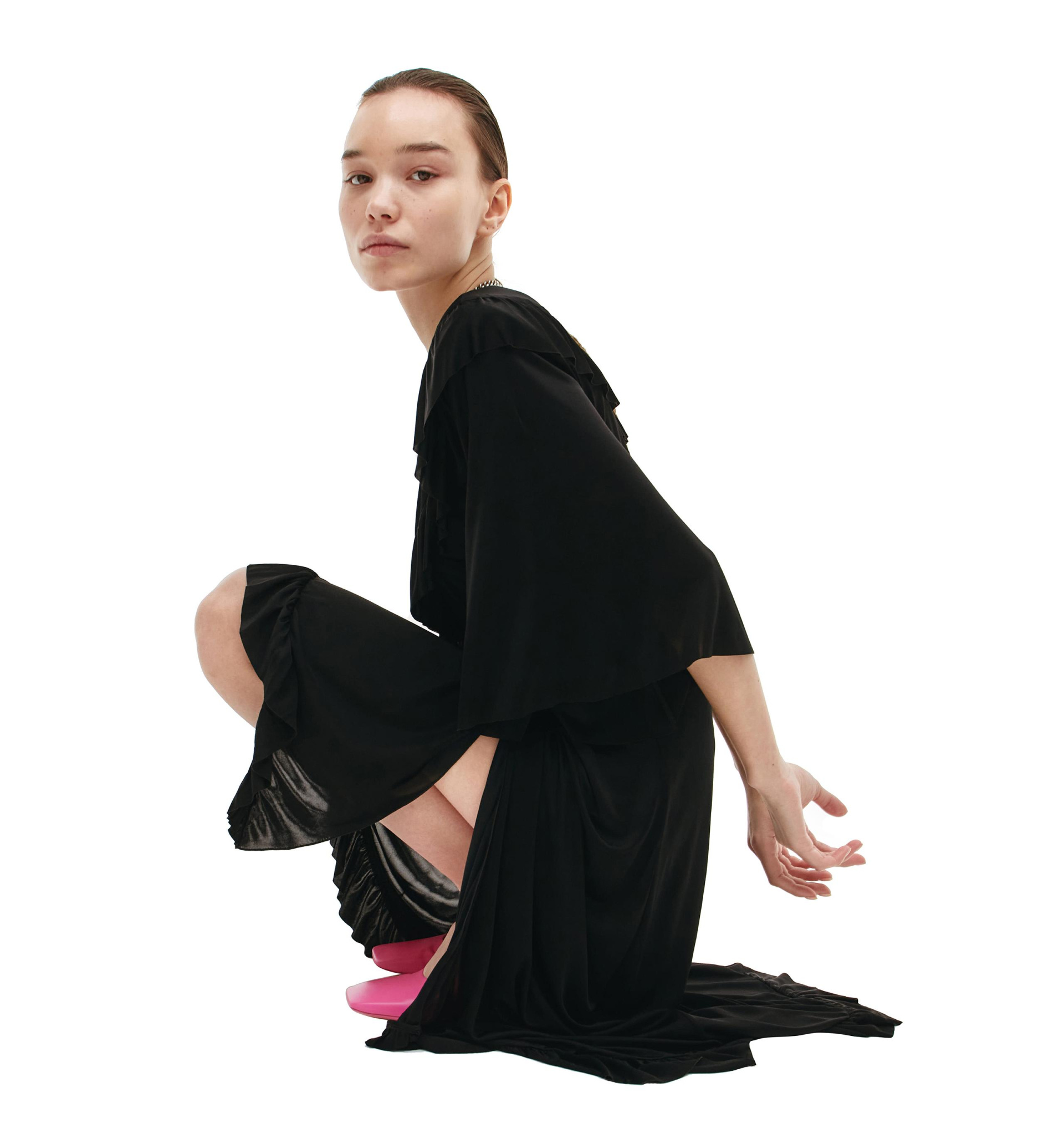 VETEMENTS Платье с запахом и объемными плечами