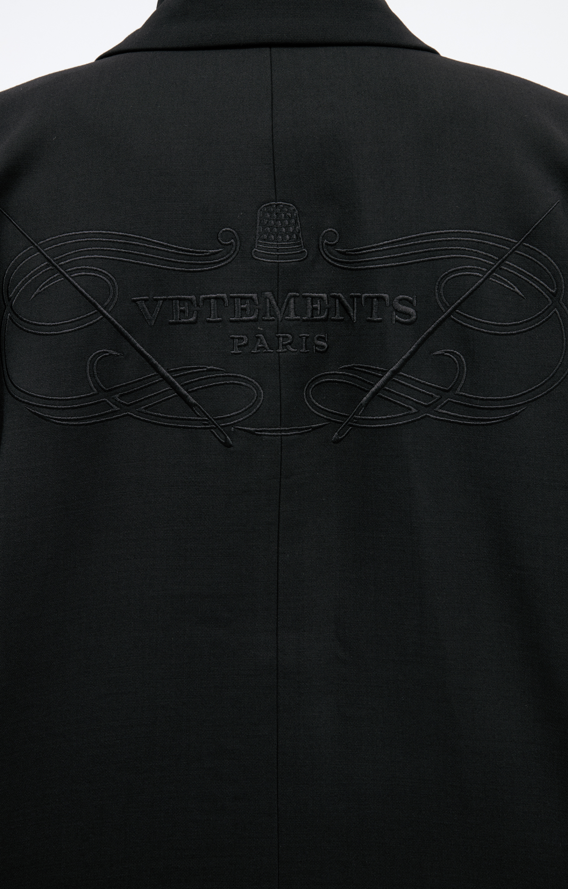 VETEMENTS Пиджак с вышивкой на спине