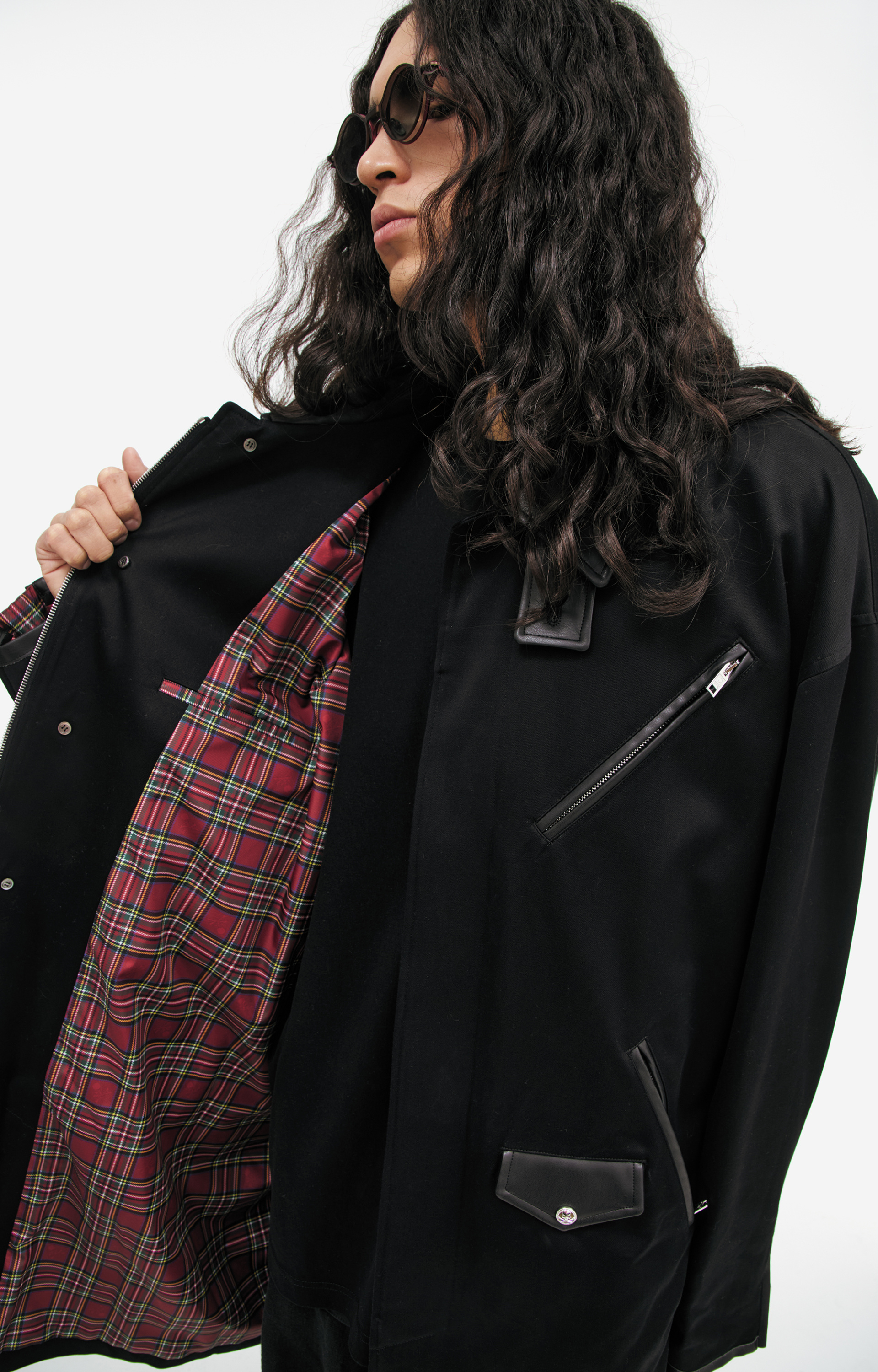 Mastermind WORLD Черное пальто с логотипом