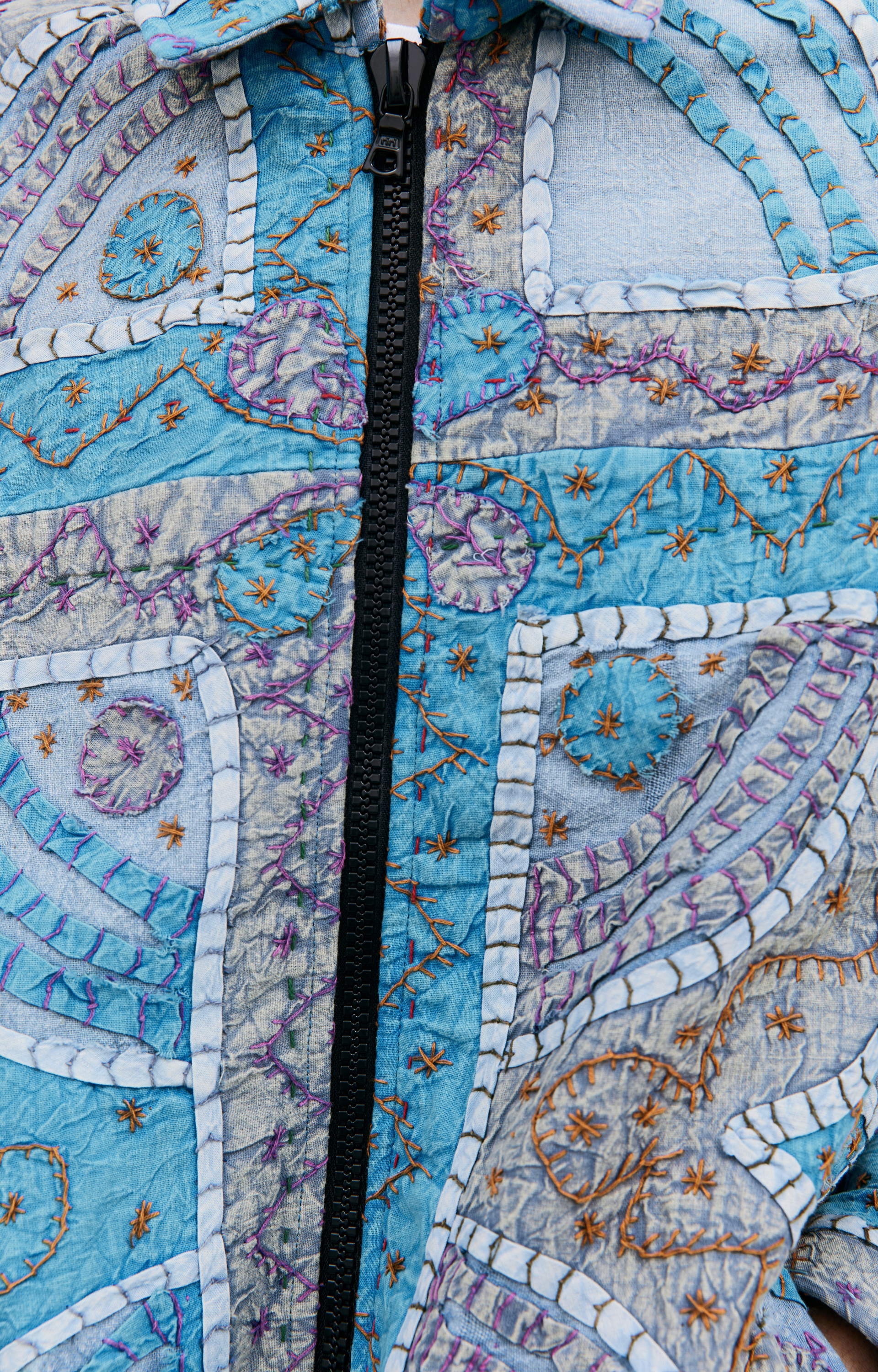 KARU RESEARCH Стеганая куртка с ручной вышивкой