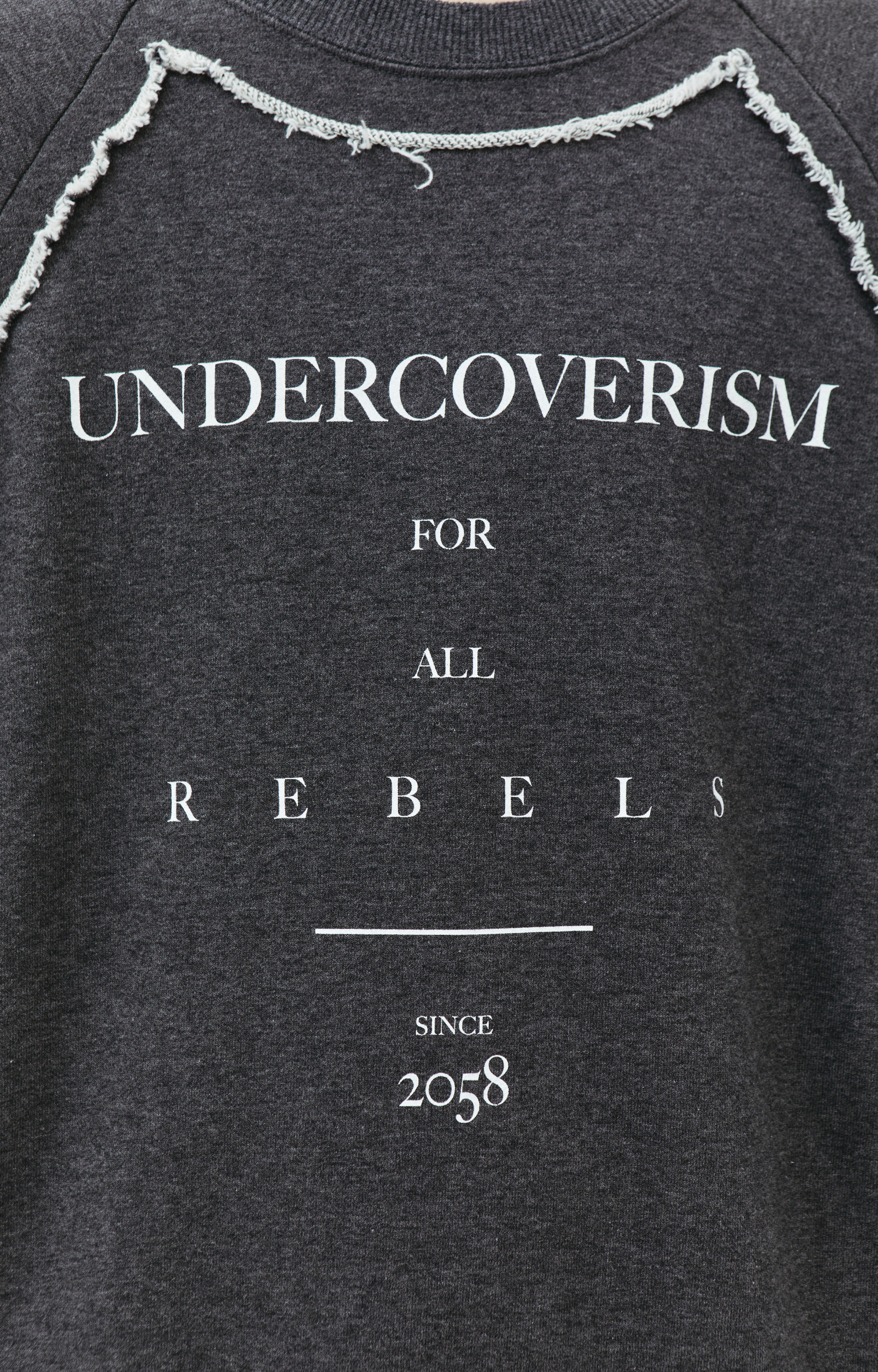Undercover Серый свитшот Undercoverism