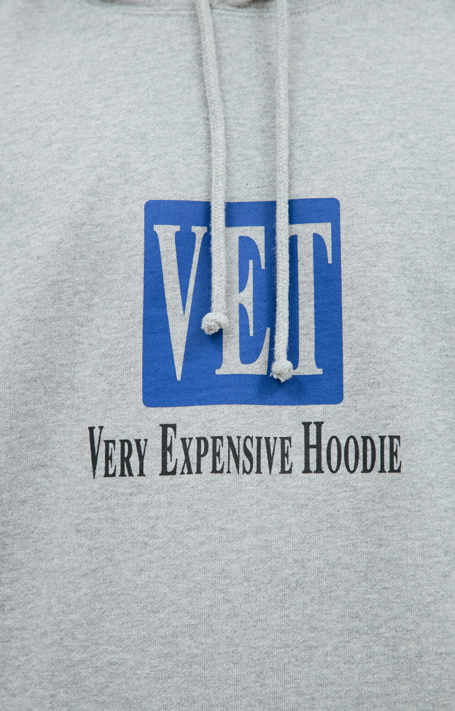 VETEMENTS Серое худи с принтом