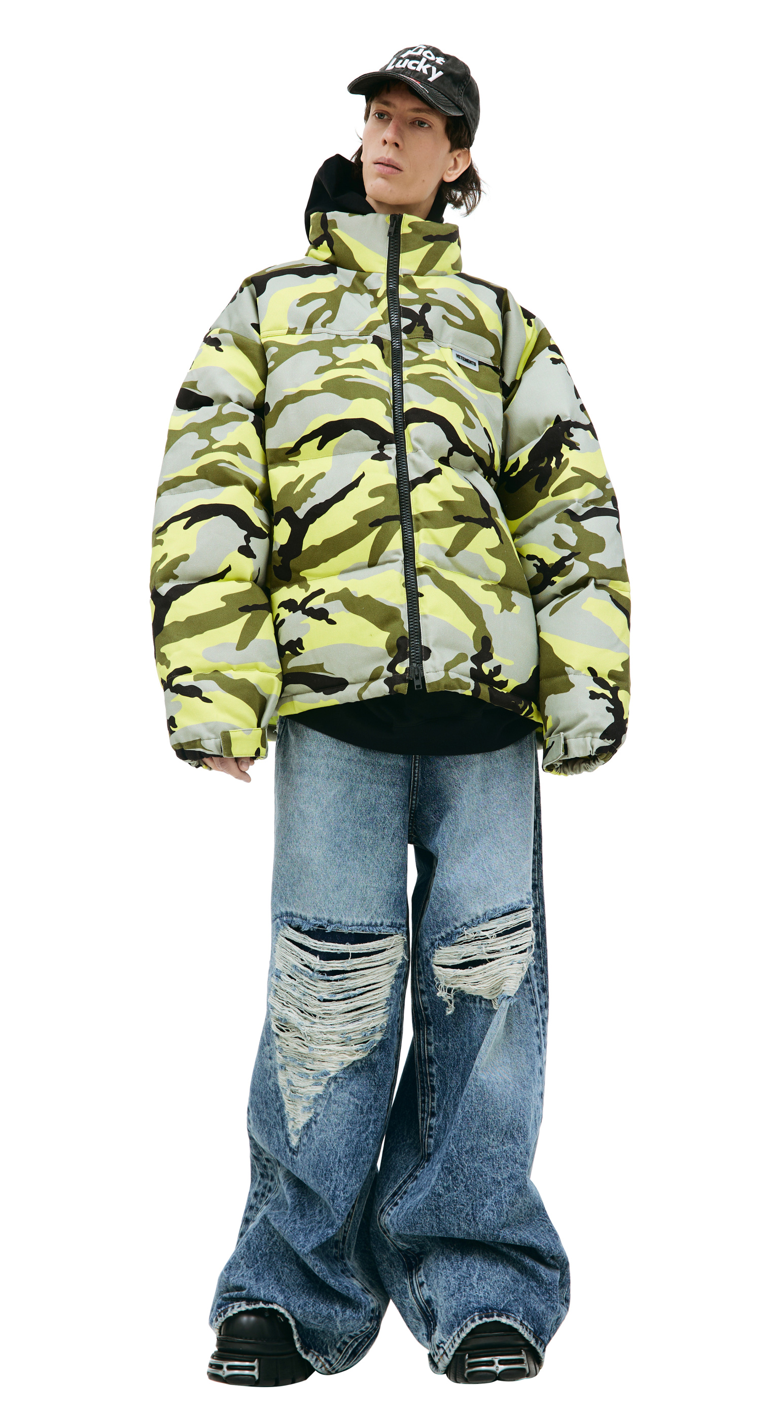 VETEMENTS Камуфляж пуховик с логотипом