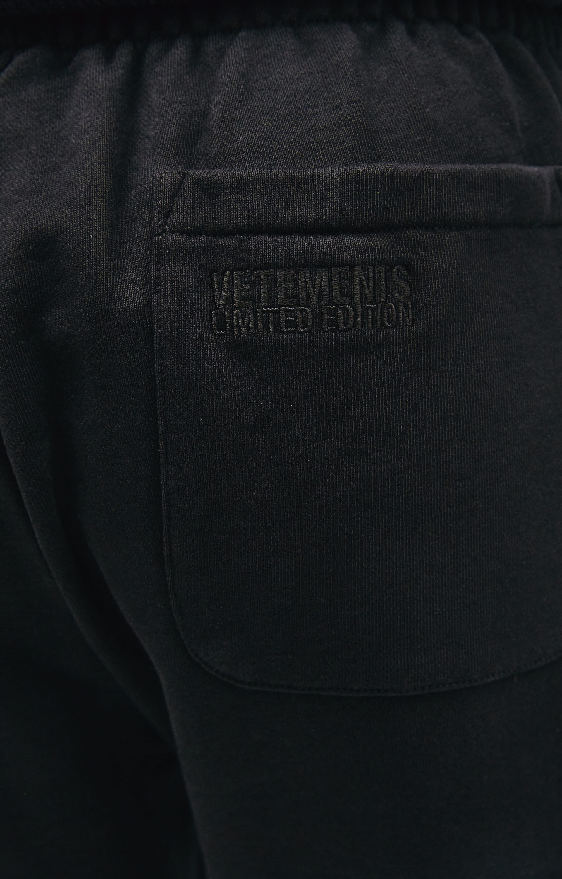 VETEMENTS Черные спортивные брюки