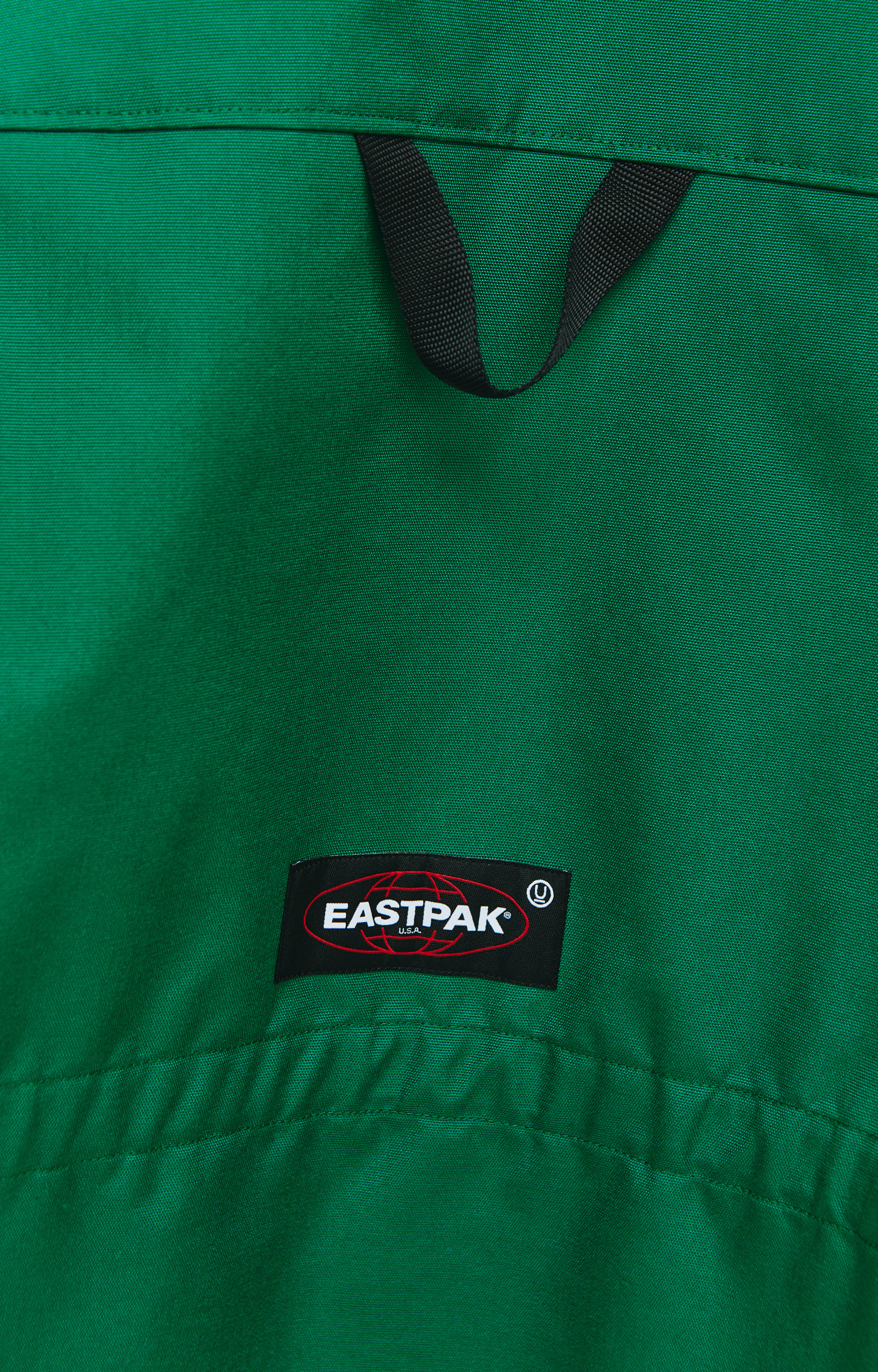 Undercover Плащ Undercover x Eastpack c накладными карманами