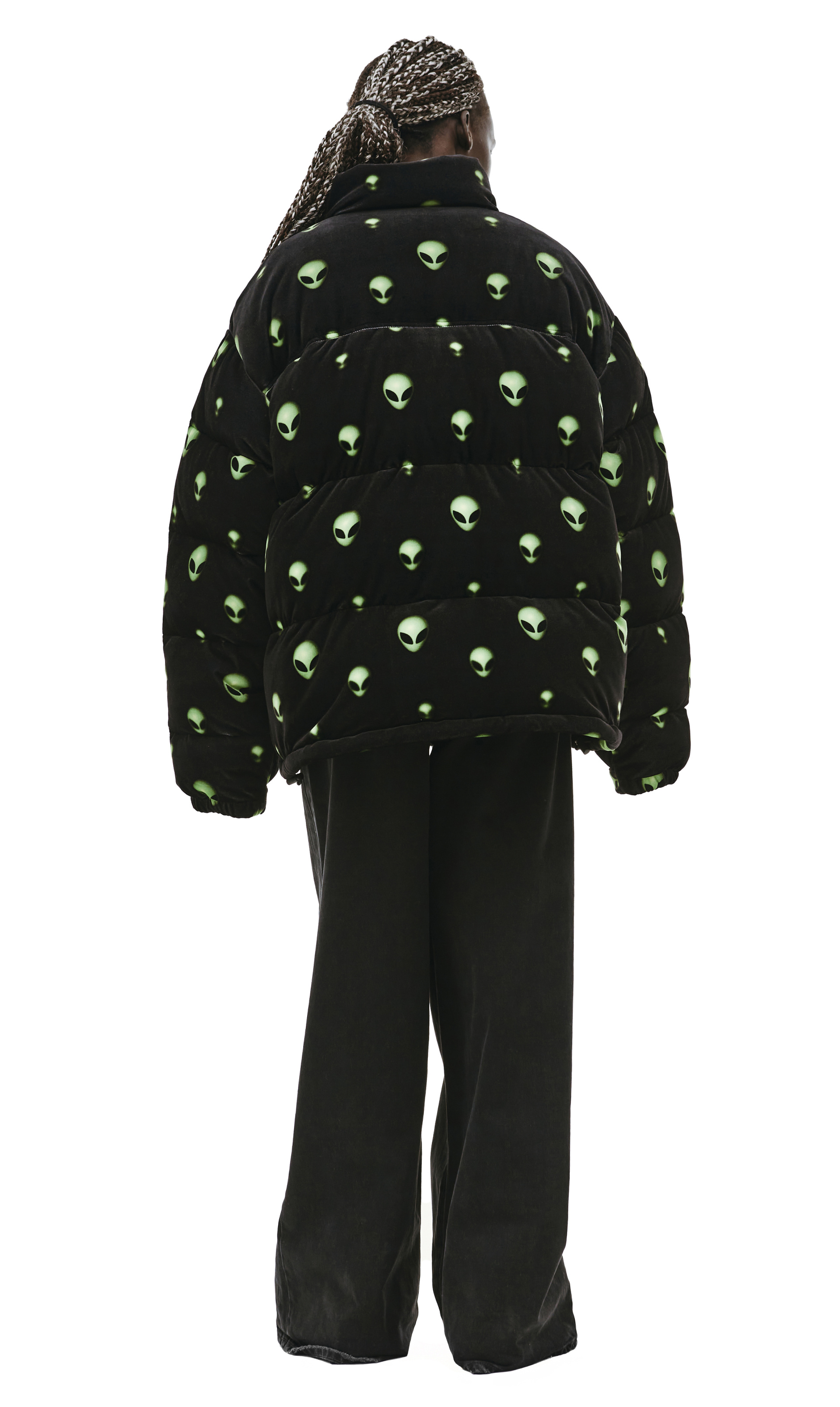 VETEMENTS Бархатный пуховик с принтом