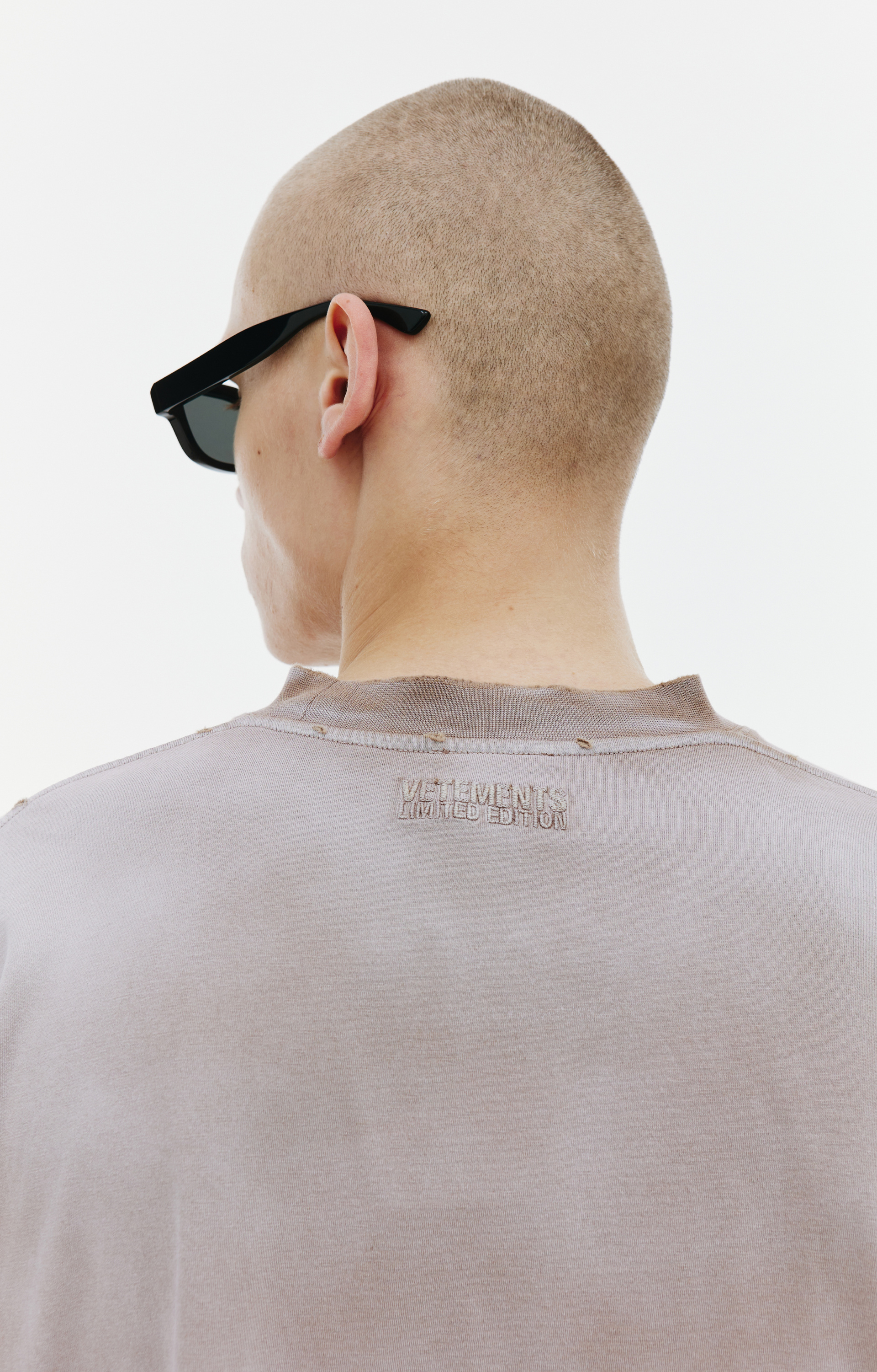 VETEMENTS Футболка с принтом Made On Earth