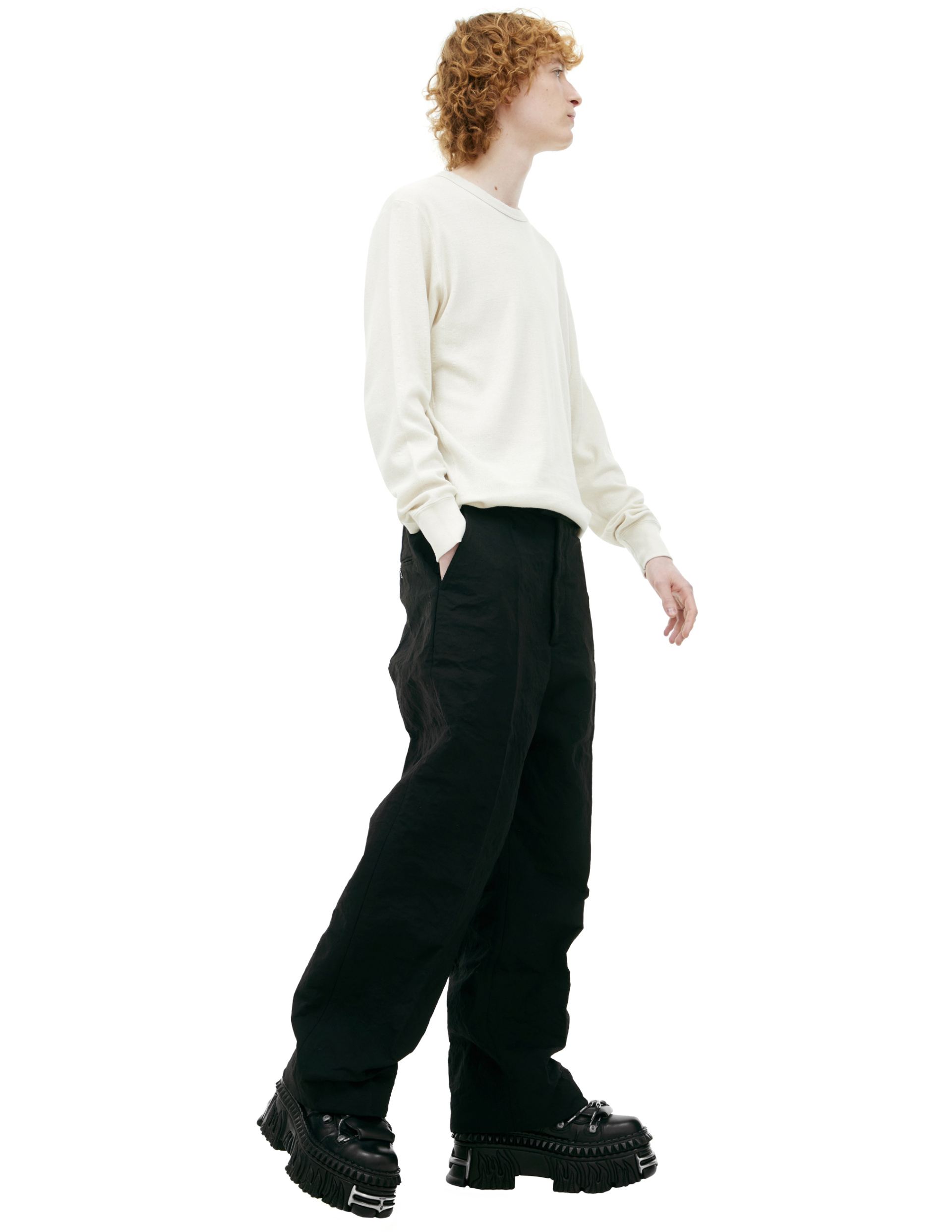 VETEMENTS Брюки-UA66PA110B со стрелками, металлизированные, мятые, черн