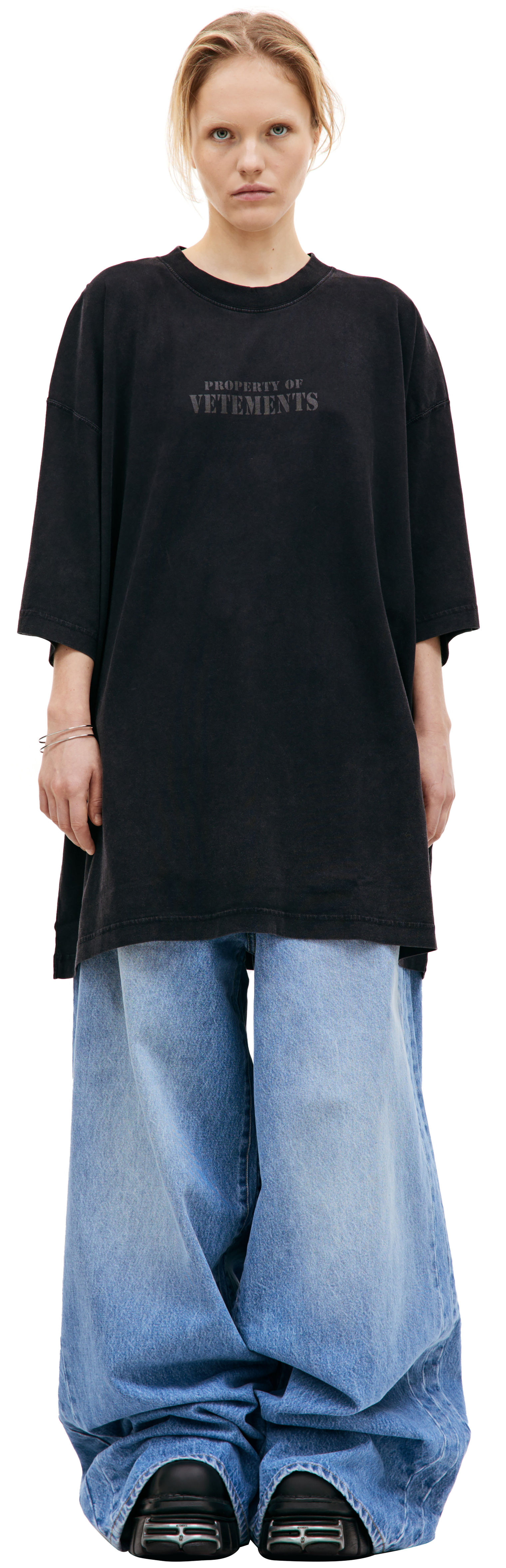 VETEMENTS Оверсайз футболка в принтом
